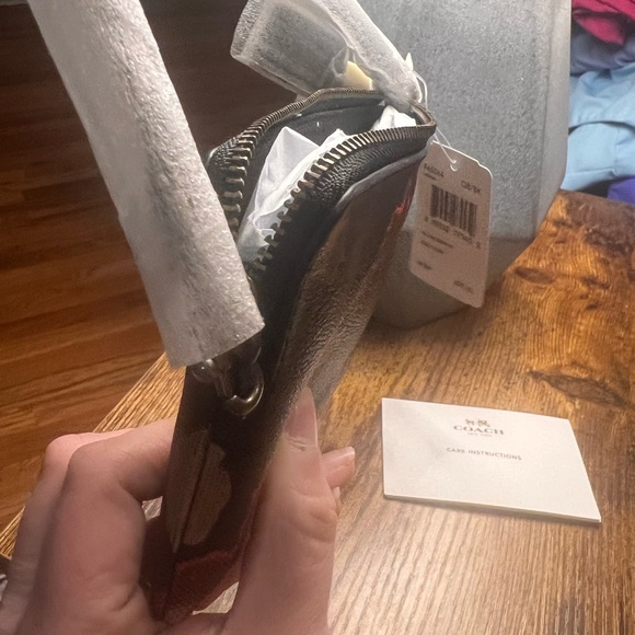 Coach Black and Red Floral wallet/wristlet - Picture 6 of 10